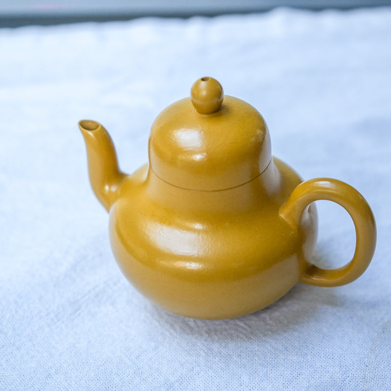 Siting-shaped Duanni/Zhuni Yixing Teapot 100ml  Teaware- Cha Moods