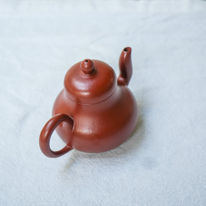 Siting-shaped Duanni/Zhuni Yixing Teapot 100ml  Teaware- Cha Moods